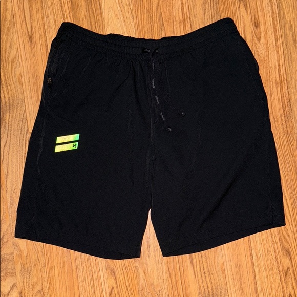 Hurley Black Hybrid Shorts size large (never worn) - Picture 1 of 6